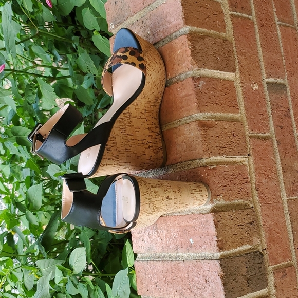 Wild diva ankle strap wedges sz. 8.5 - Picture 3 of 7